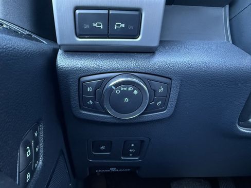 Certified 2022 Ford F450 Platinum w/ FX4 Off-Road Package image 13