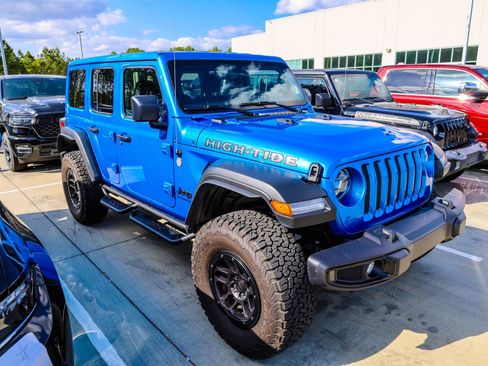 Used 2023 Jeep Wrangler Unlimited Sport image 2