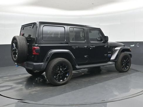 Used 2022 Jeep Wrangler Unlimited Sahara w/ Cold Weather Group AWD/4WD image 3