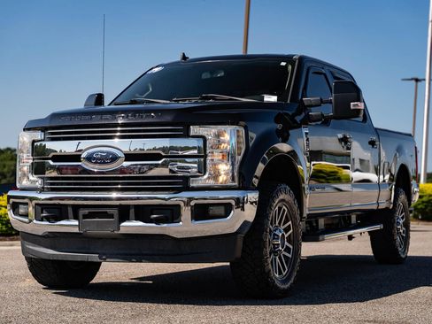 Certified 2019 Ford F250 Lariat w/ Lariat Value Package AWD/4WD image 3