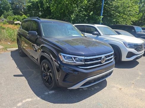 Used 2023 Volkswagen Atlas SE w/ Panoramic Sunroof Package image 5