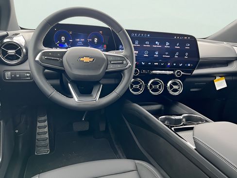 New 2025 Chevrolet Blazer EV LT AWD/4WD image 18