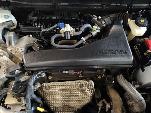 Used 2017 Nissan Rogue SV FWD image 30