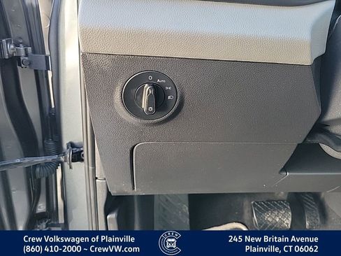 Certified 2022 Volkswagen Taos SE w/ Panoramic Sunroof Package image 39