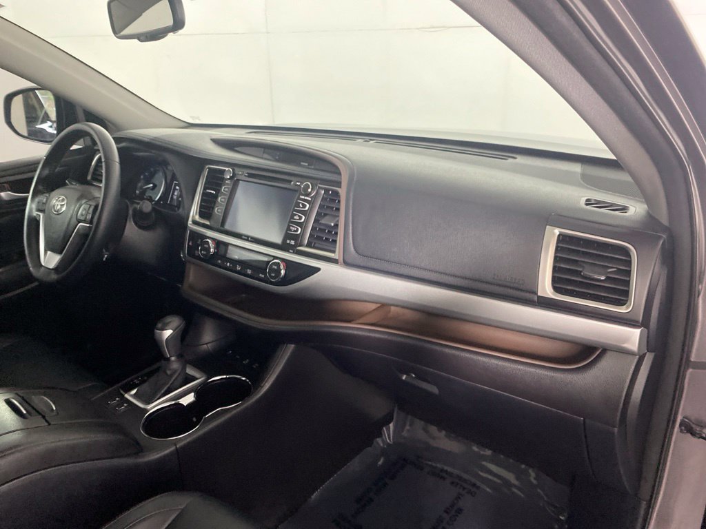 Used 2015 Toyota Highlander XLE AWD/4WD image 34