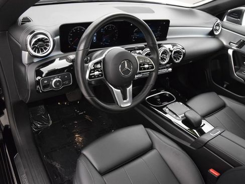 Used 2023 Mercedes-Benz CLA 250 image 21