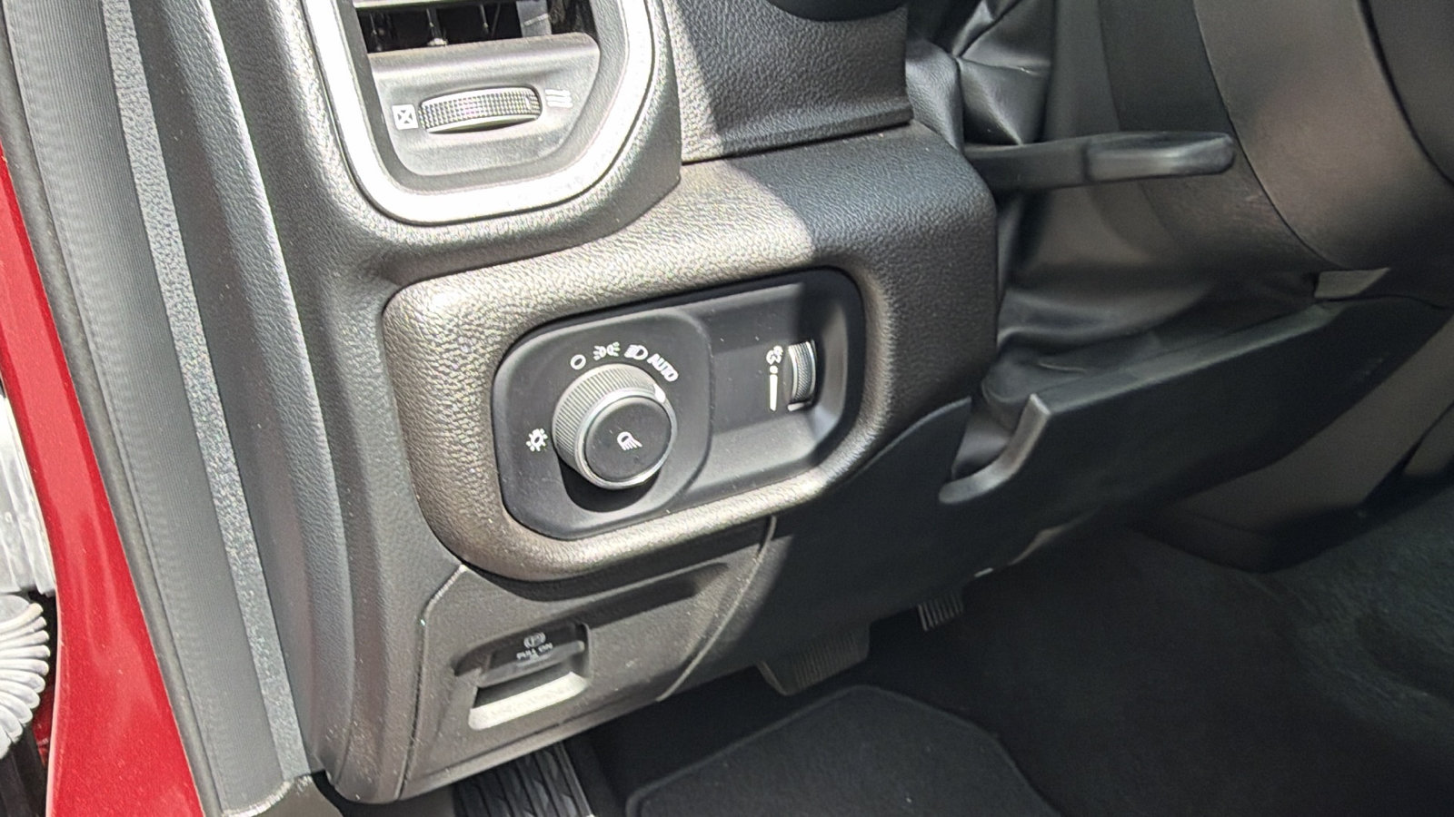 Used 2025 RAM 1500 Tradesman AWD/4WD image 24
