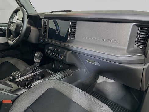 Used 2025 Ford Bronco 2-Door w/ Sasquatch Package image 28
