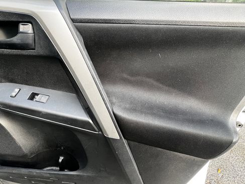 Used 2016 Toyota RAV4 LE image 36