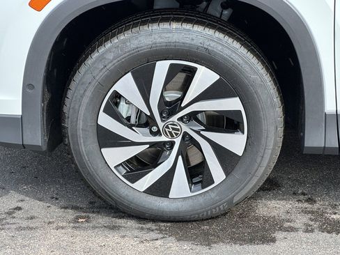 New 2025 Volkswagen Tiguan S image 6