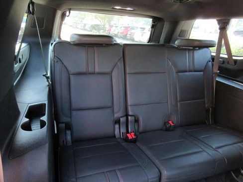 Used 2021 Chevrolet Suburban RST w/ Luxury Package image 30
