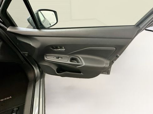 Used 2025 Nissan Versa SV FWD image 31