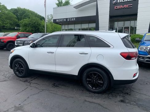 Used 2019 Kia Sorento FWD w/ LX Convenience Package image 2