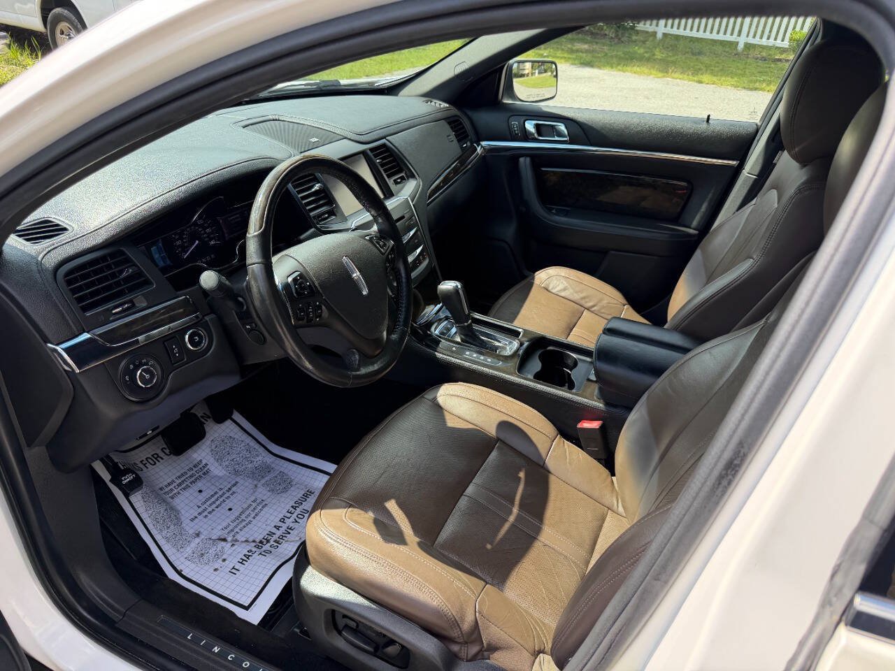 Used 2013 Lincoln MKS AWD image 9