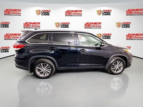 Certified 2019 Toyota Highlander XLE AWD/4WD image 19