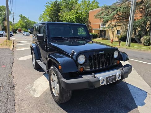 Used 2012 Jeep Wrangler Sahara w/ Dual Top Group AWD/4WD image 3