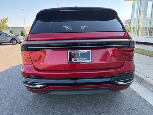 Used 2024 Lincoln Nautilus Reserve w/ Equipment Group 202A AWD/4WD image 4