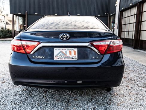 Used 2015 Toyota Camry XLE image 17