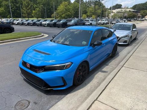 Used 2024 Honda Civic Type R image 3