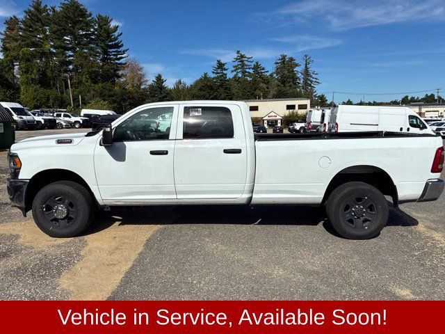 Used 2024 RAM 2500 Tradesman w/ Chrome Appearance Group AWD/4WD image 8