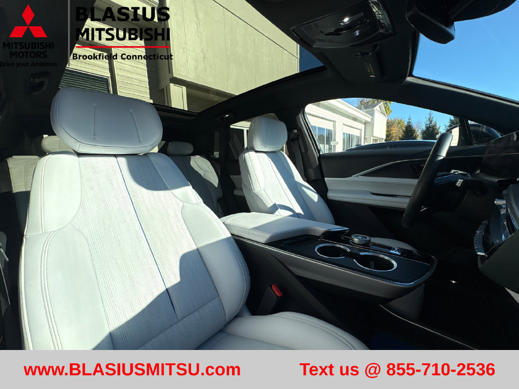 Used 2024 Cadillac Lyriq Luxury AWD/4WD image 54