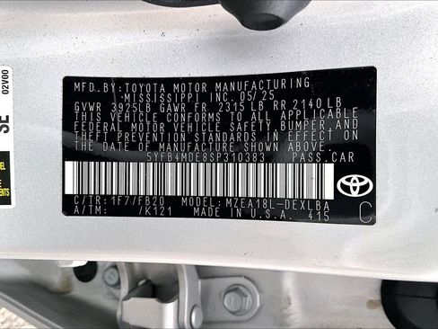Used 2025 Toyota Corolla LE FWD image 29