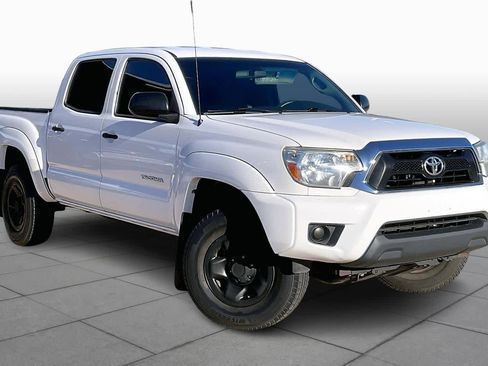 Used 2014 Toyota Tacoma PreRunner image 3