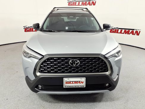 Used 2025 Toyota Corolla Cross XLE w/ Convenience Package AWD/4WD image 2