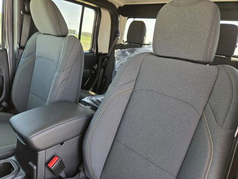 New 2025 Jeep Gladiator Willys image 19