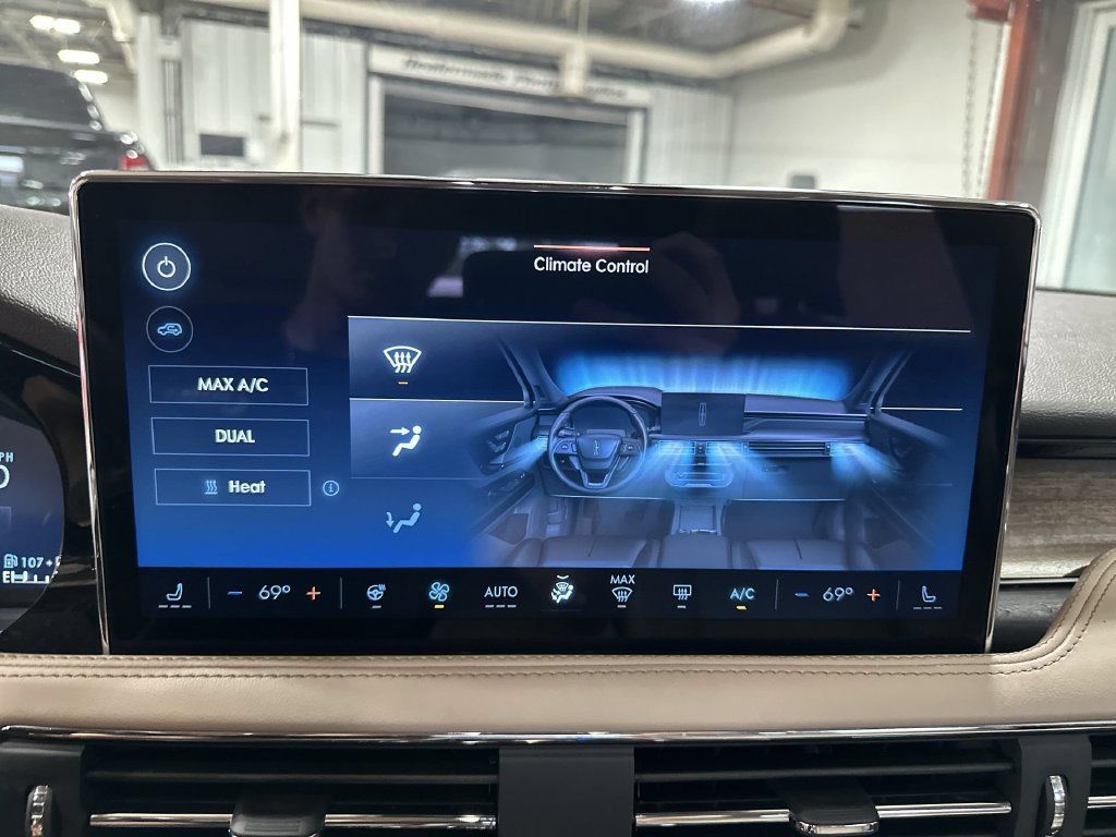 Certified 2024 Lincoln Corsair Grand Touring w/ Equipment Group 301A AWD/4WD image 17