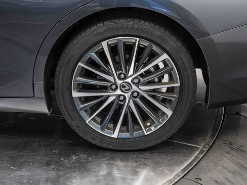 Used 2025 Lexus ES 300h w/ Premium Package FWD image 10