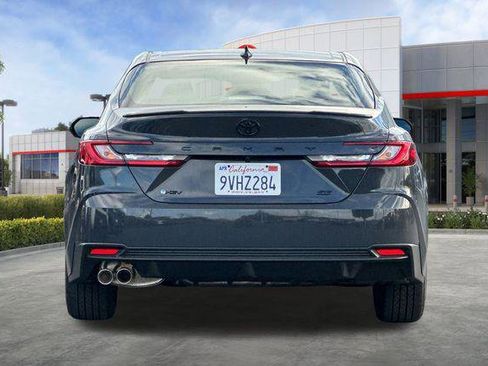 Used 2025 Toyota Camry SE w/ Convenience Package image 5