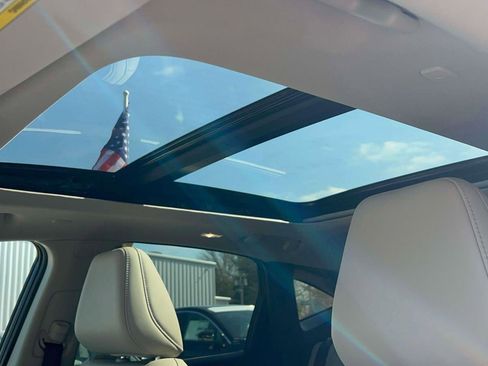 Used 2025 Nissan Murano SL image 17