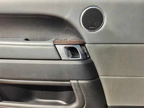 Used 2014 Land Rover Range Rover Sport HSE image 22