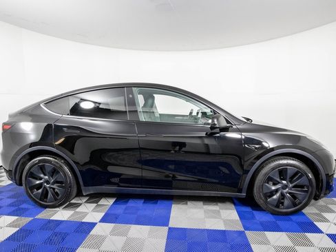 Used 2025 Tesla Model Y Long Range image 4