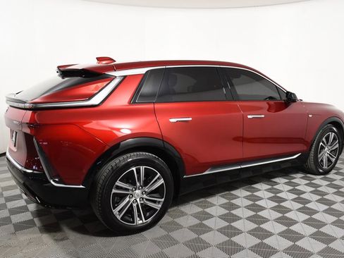 Used 2024 Cadillac Lyriq Luxury image 7