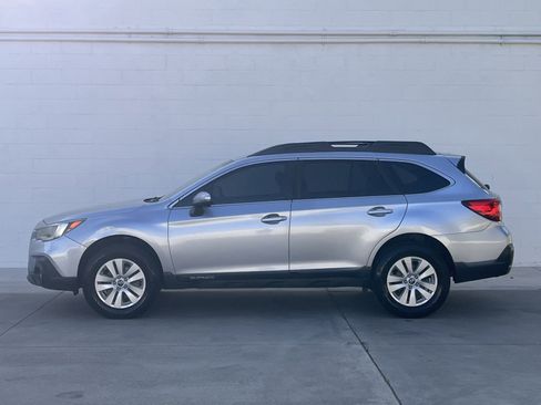 Used 2019 Subaru Outback 2.5i Premium image 3