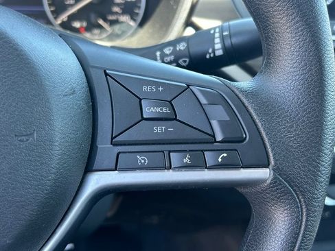 Used 2025 Nissan Altima 2.5 SV FWD image 18