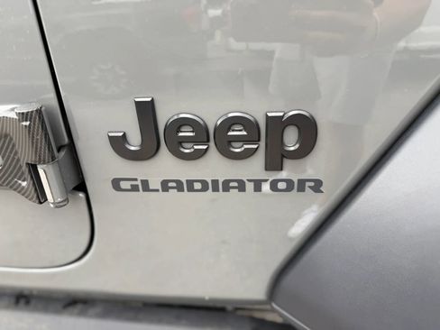 Used 2020 Jeep Gladiator Sport w/ Quick Order Package 24S AWD/4WD image 16