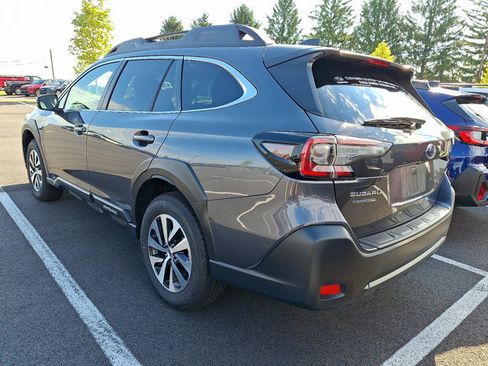 Certified 2025 Subaru Outback Premium AWD/4WD image 5