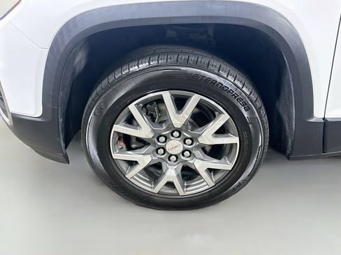 Used 2023 GMC Acadia SLE FWD image 8