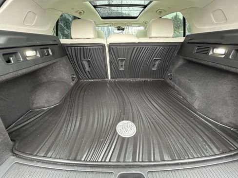 Used 2022 Buick Envision Avenir w/ Technology Package II image 16