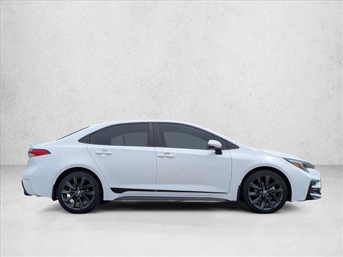 Used 2024 Toyota Corolla SE FWD image 4