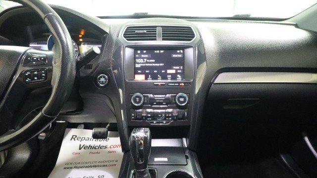 Used 2018 Ford Explorer XLT w/ Equipment Group 201A AWD/4WD image 14