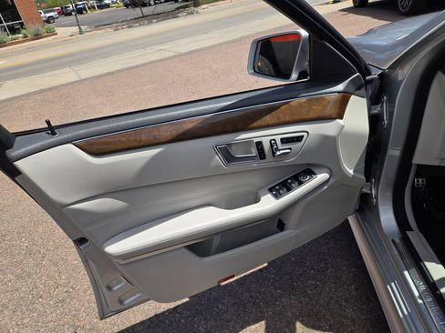 Used 2014 Mercedes-Benz E 350 4MATIC Wagon image 15