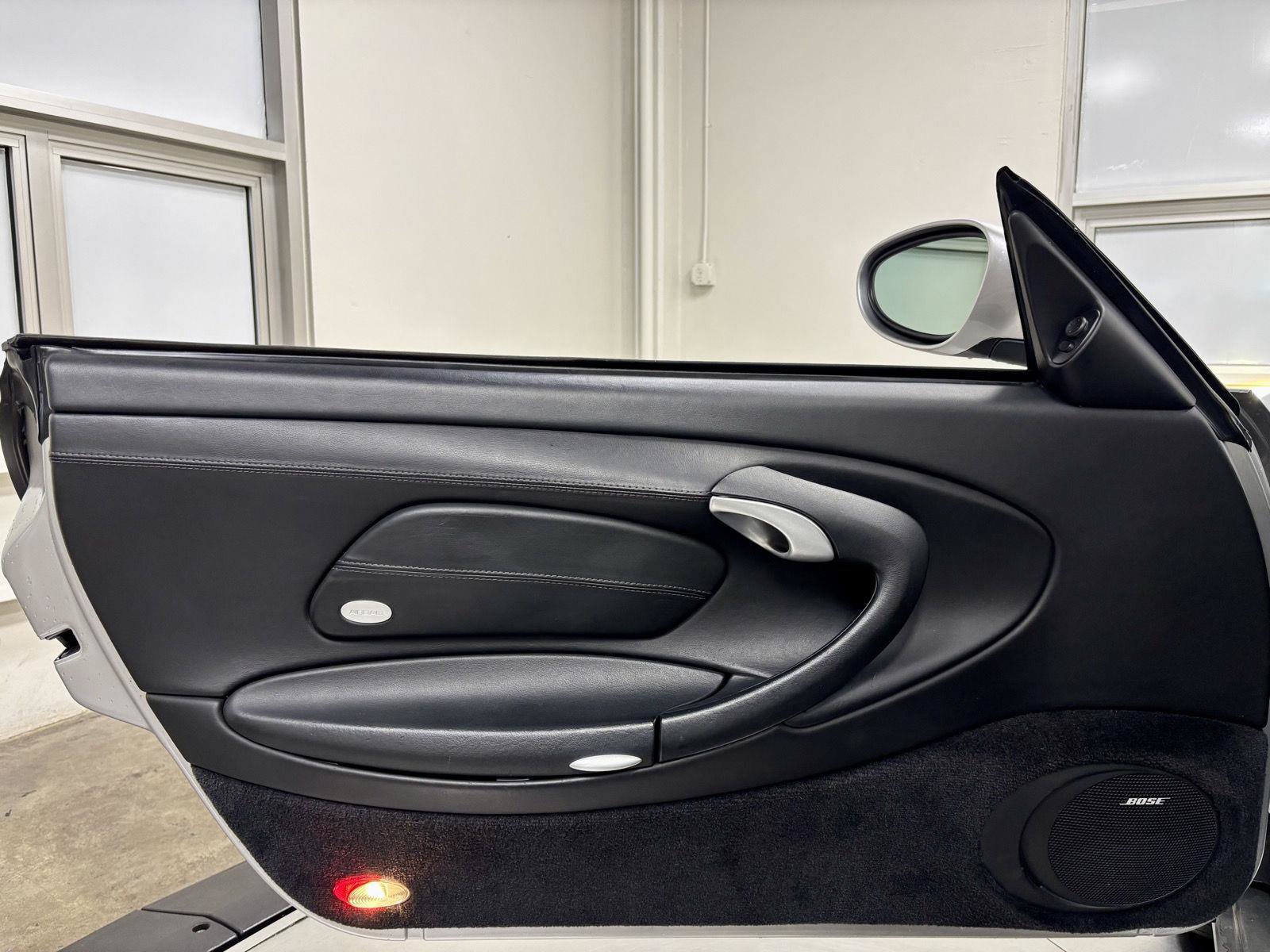 Used 2004 Porsche 911 Carrera RWD image 17