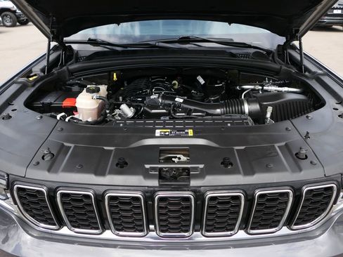 Used 2022 Jeep Grand Cherokee L Limited RWD image 27