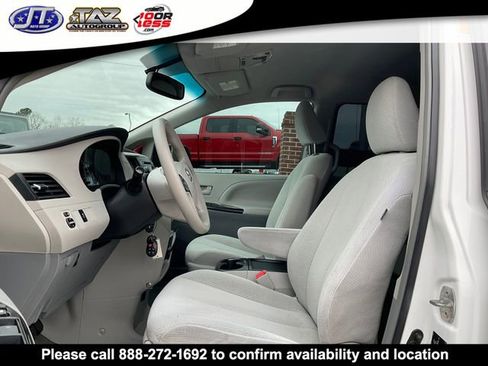 Used 2011 Toyota Sienna LE image 10