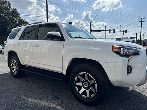 Used 2024 Toyota 4Runner TRD Off-Road image 5