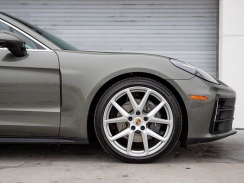 Certified 2024 Porsche Panamera 4 image 9